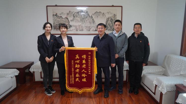 科苑街道：路面修复“焕新颜” 便民惠民暖人心(图1)