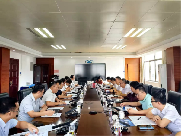 海口美兰区与海南大学召开校地合作座谈会(图1)