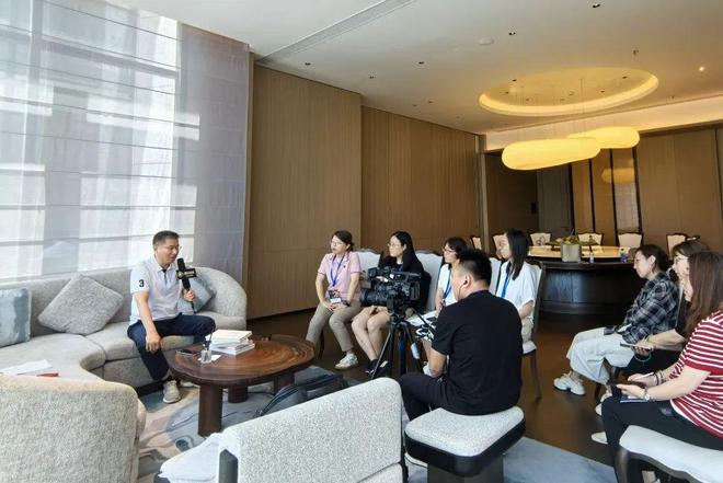 今年的科技大会致力于找到一条属于化纤的新质生产力发展路径(图18)