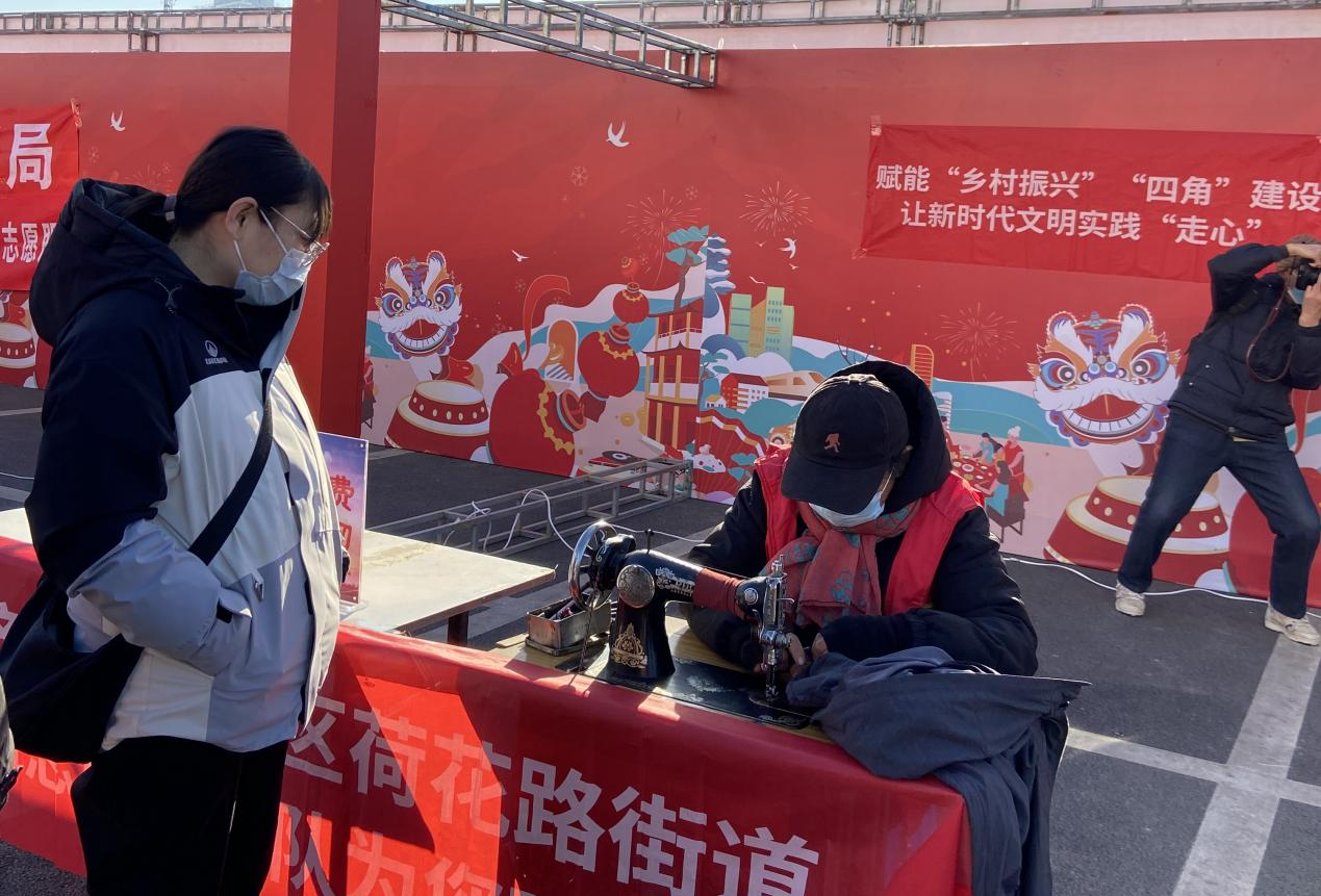新春走基层丨烟火气里品年味儿社区精品年货节让年味进入千家万户(图6)