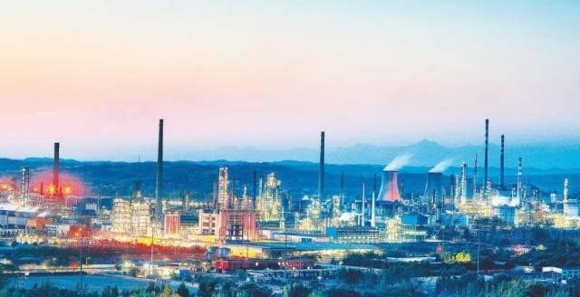 PTA、短纤化纤：行情动态与企业减产(图1)
