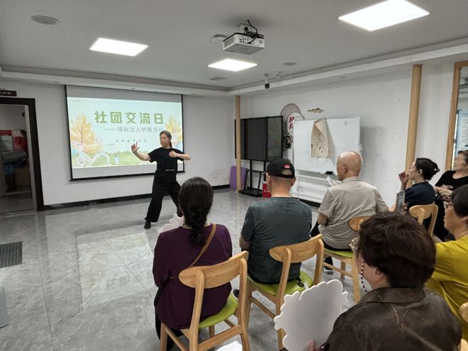 【企退】“燃”情四射 别样精彩——化纤社区社团交流日纳新活动(图3)