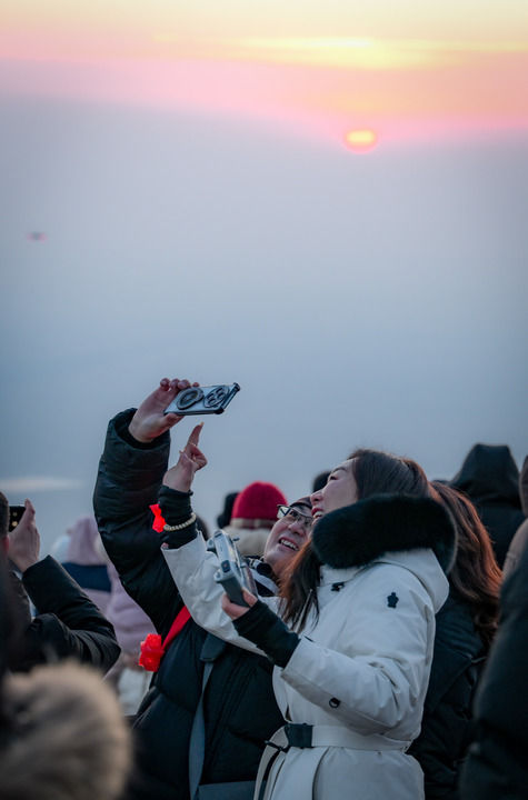 聚人气拓市场共奋进——“塞上江南”经济焕发新活力(图2)