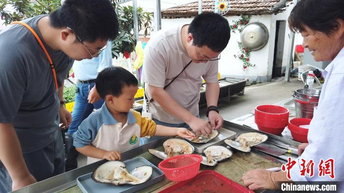 “珍珠开蚌”走红“Z世代”玩转传统产业的N种可能