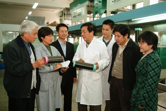 “小小”碳纤维撑起大国重器