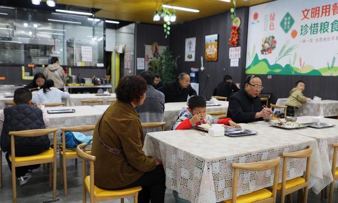 桐梓武胜社区：打造老年人“快乐大本营”(图3)