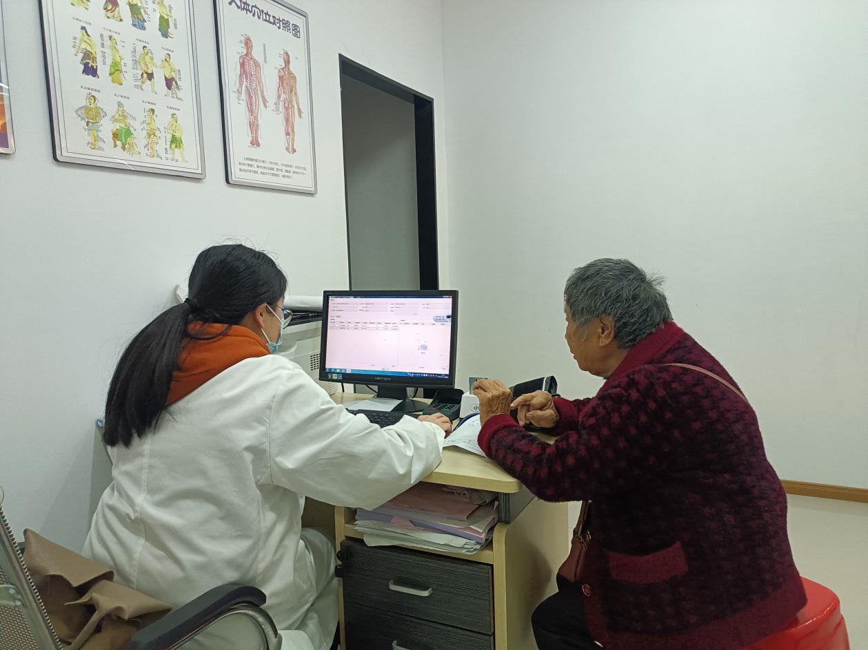 巡回医疗进社区便民服务暖人心——濂溪区姑塘镇化纤社区联动姑塘镇卫生院首推巡诊服务