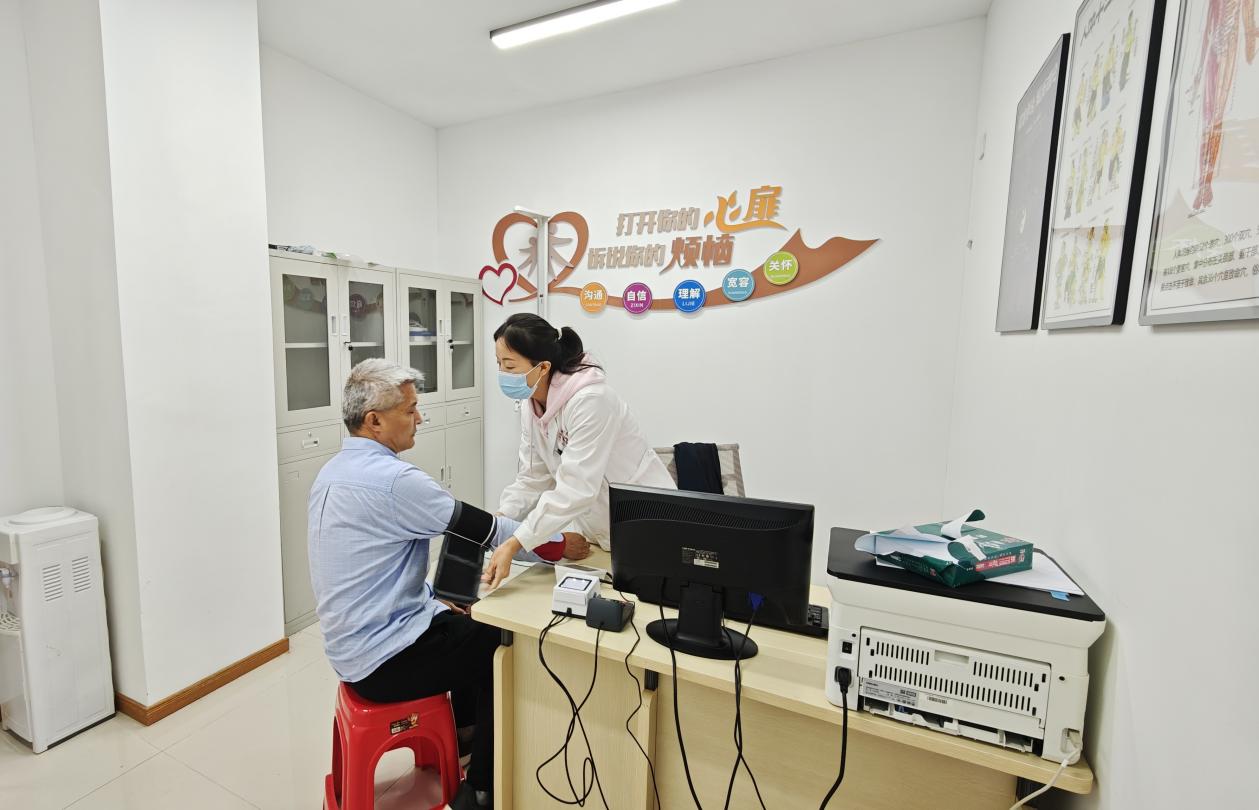 巡回医疗进社区便民服务暖人心——濂溪区姑塘镇化纤社区联动姑塘镇卫生院首推巡诊服务(图3)