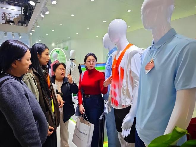 连羊羔绒也是“塑料”？商家正大光明使用换个名字就溢价十几倍(图13)