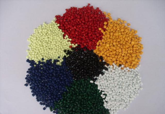 美议员要求禁止婴儿奶瓶使用双酚A