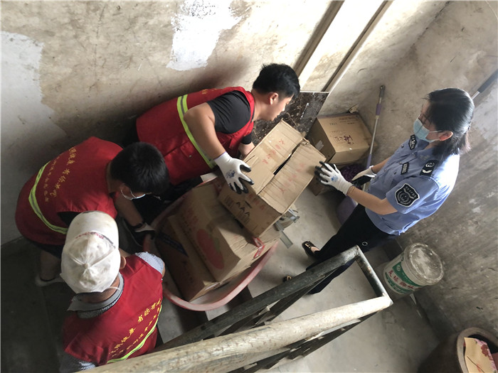 “失管小区”变“幸福家园”