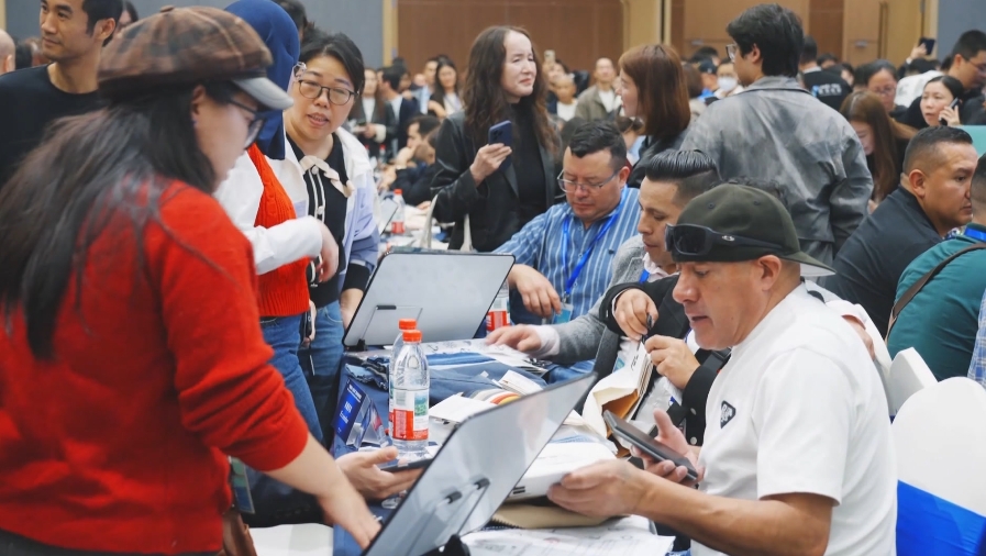 中国蓝观察丨应对原料价格波动国际纺都“布”新局(图11)